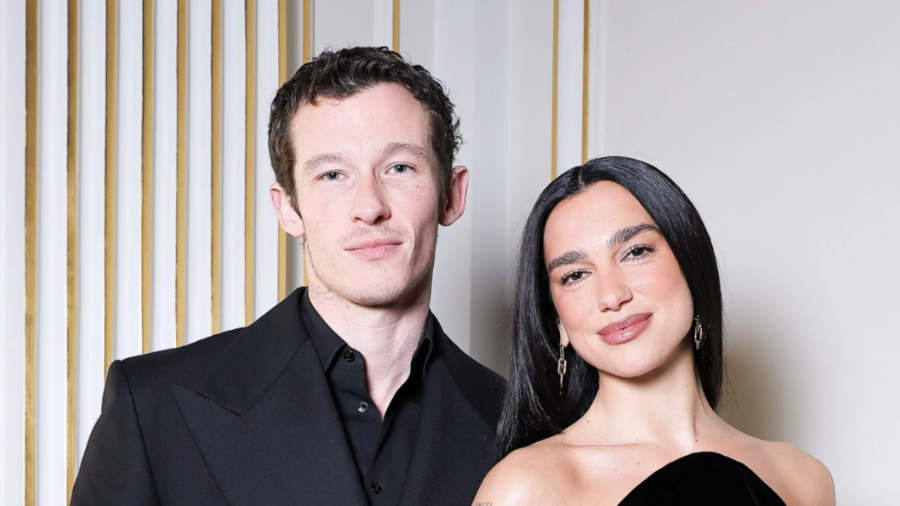 La cantante Dua Lipa anunció su compromiso con el actor Callum Turner