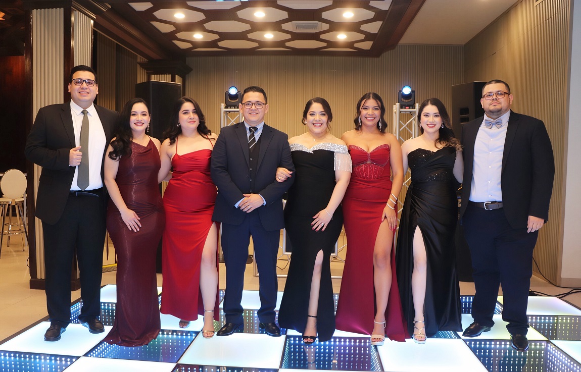 Cena de graduación de la IV Promoción de Residentes 2025 de Medicina Interna UNAH-VS