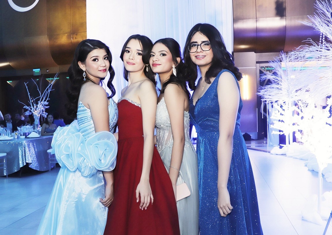 La generación 2025 de Saint Peter’s Academy celebra su graduación con una gala inolvidable