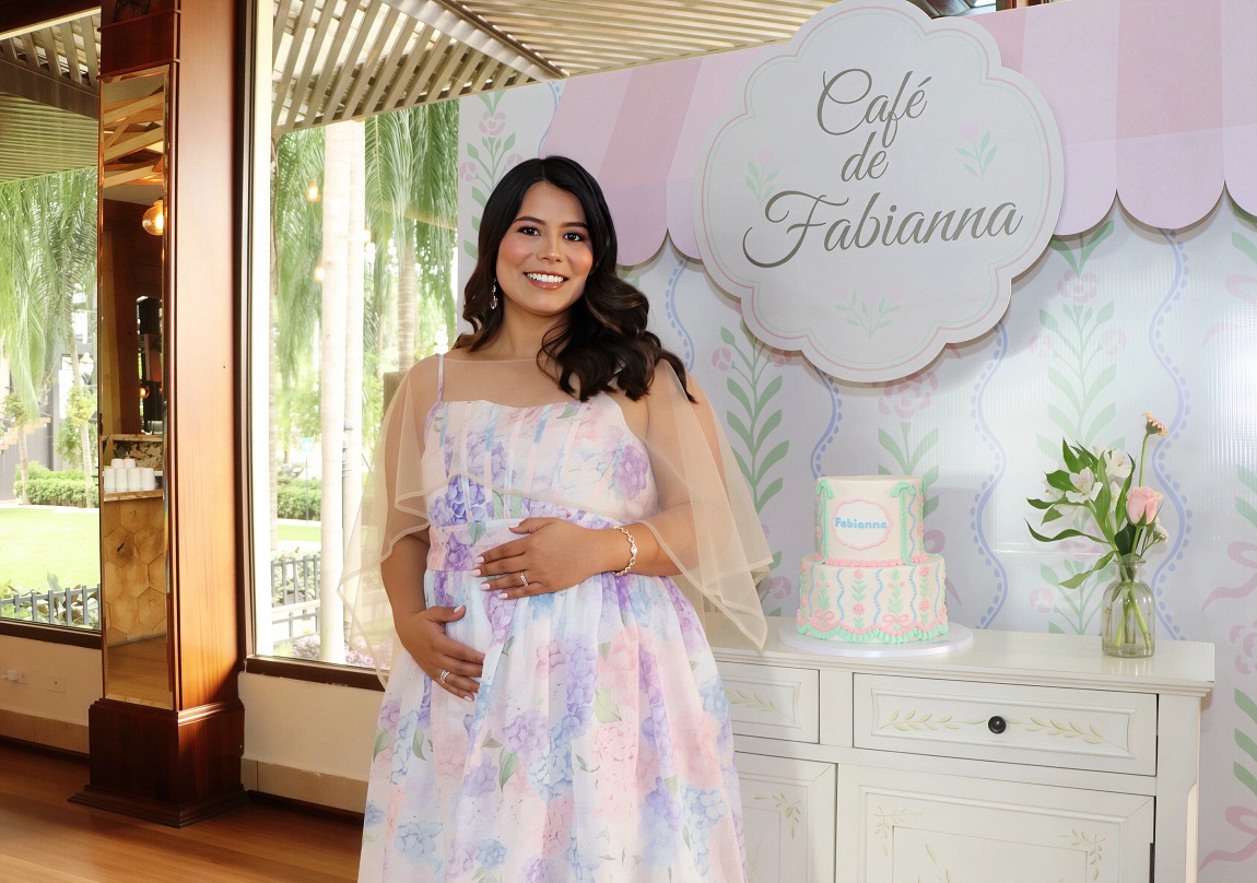 ¡Dulce espera! Carolina David-Reyes disfruta de un encantador baby Shower