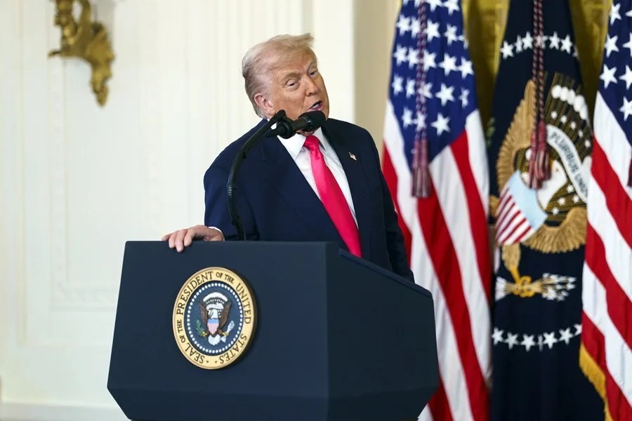 Trump avisa que habrá «sanciones severas» para «cualquier país» con negocios con Rusia