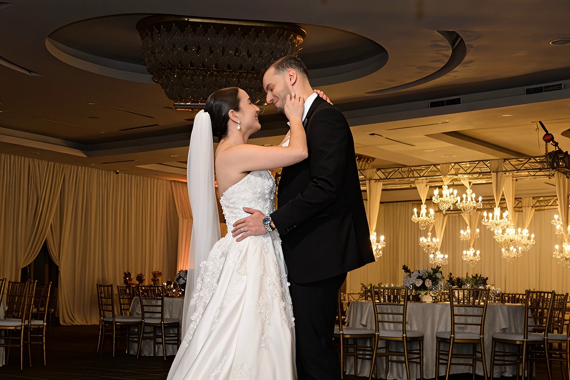 El triunfo del amor: La boda de Alejandro Cousin y Gabriela Mayes