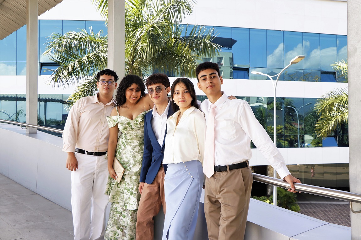 Entre jardines y sonrisas: La Clase 2026 del Instituto St Joseph vive su Senior Breakfast