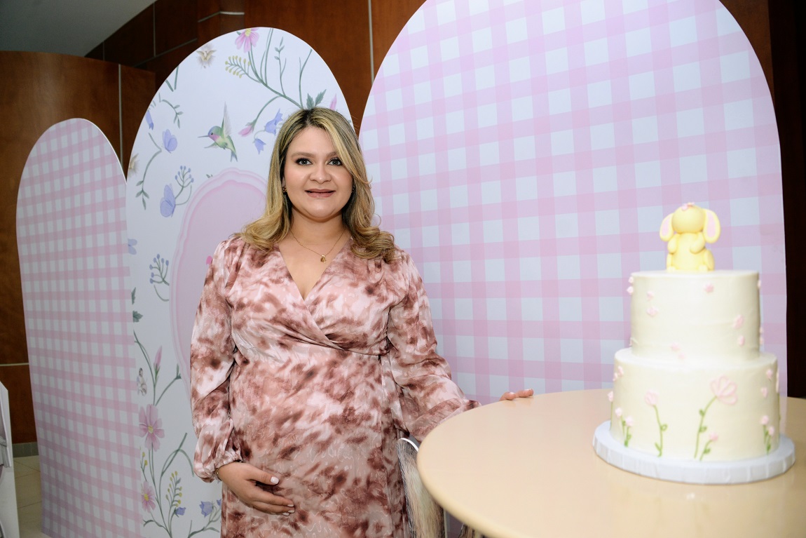 Debbie González protagoniza un encantador baby shower en honor a la pequeña Antonella