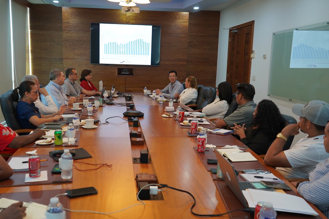 Maquila, trabajadores y Gobierno sostienen reunión tripartita para fortalecer el diálogo social
