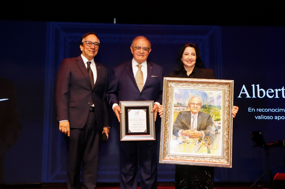 Centro Cultural Sampedrano rinde tributo al Ing. Alberto Díaz Lobo en la XXXVI edición del Salón Nacional de Arte
