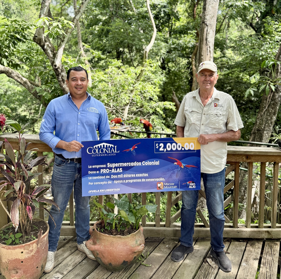 Supermercados Colonial y Pro-Alas firman alianza estratégica para la conservación de la Guacamaya Roja y la biodiversidad en Honduras