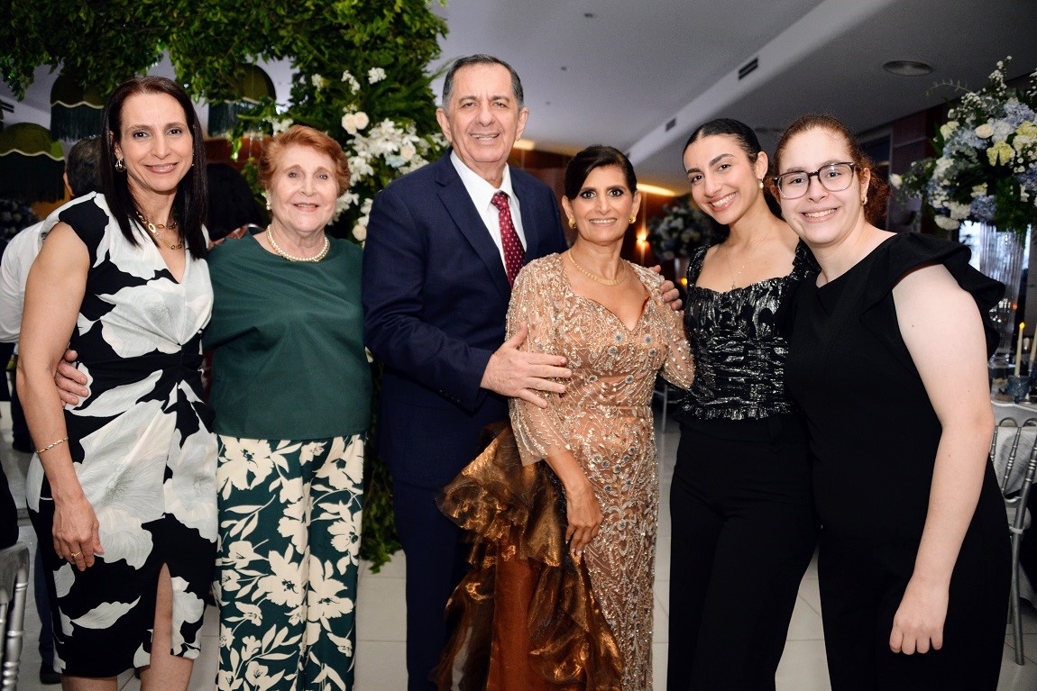 ¡Bodas de Zafiro! Jhonny Sikaffy y Alicia Bendeck festejan 45 años de complicidad, familia y amor