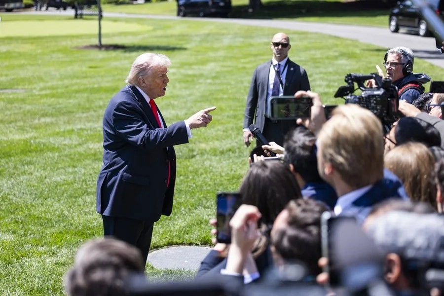 Guerra a la prensa: Trump veta de la Casa Blanca a CNN, MSNBC y Politico, los acusa de difundir «noticias falsas»